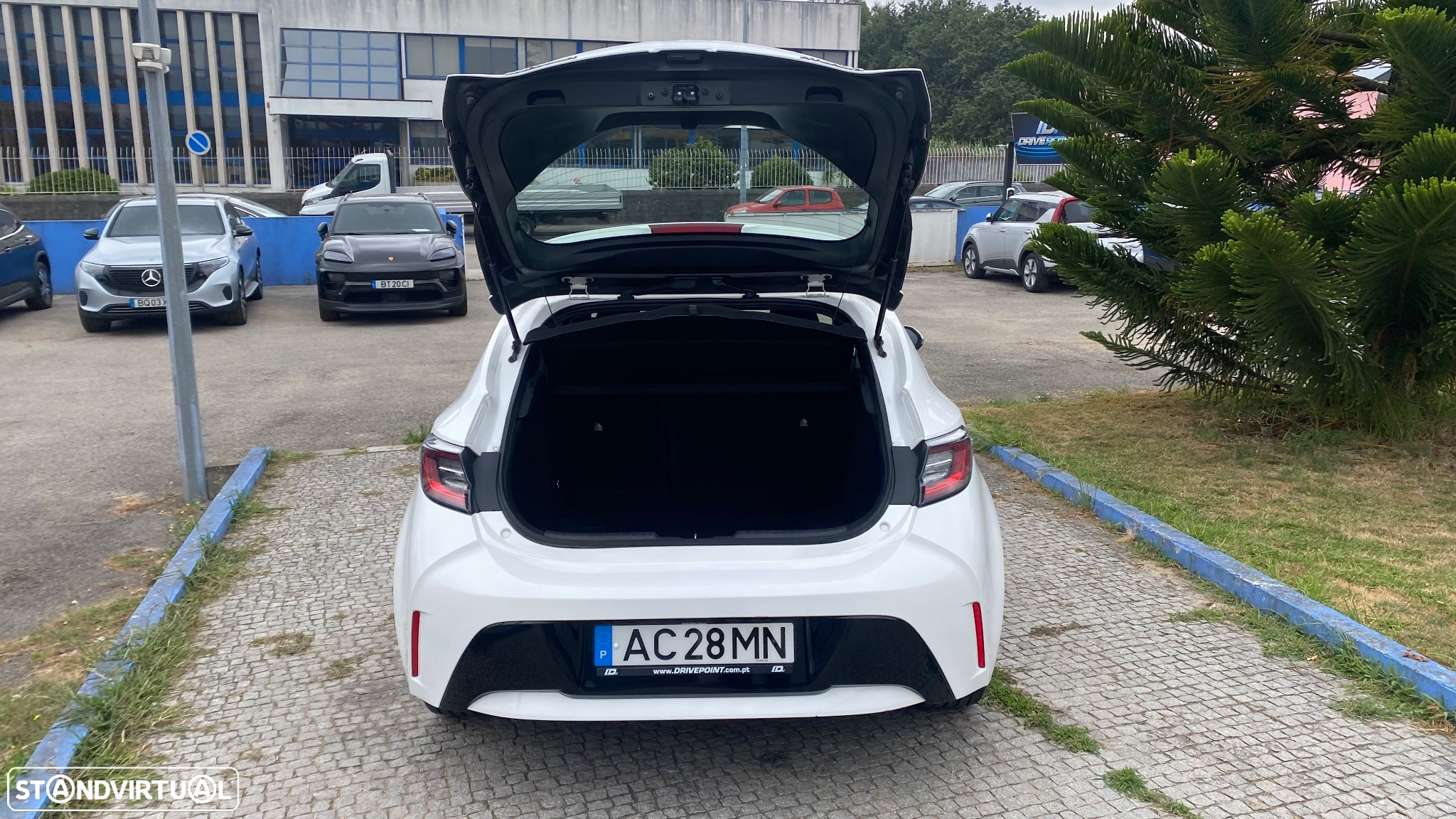 Toyota Corolla 1.8 Hybrid Comfort - 13