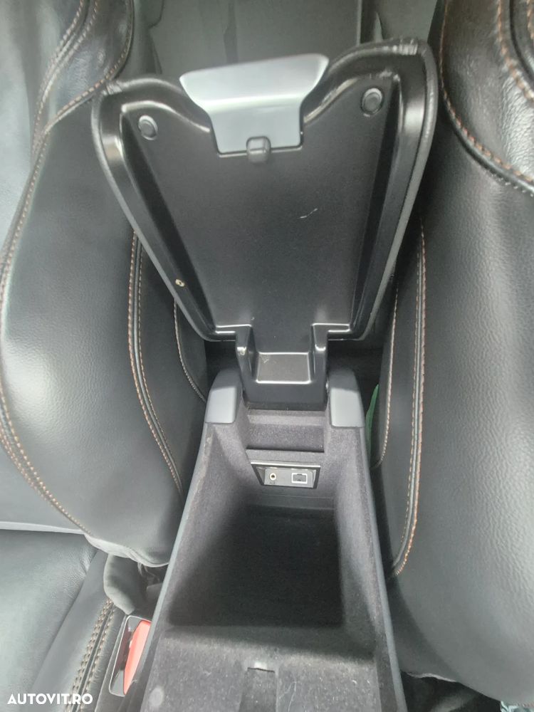 Volvo XC 60 D5 AWD Geartronic Summum - 16