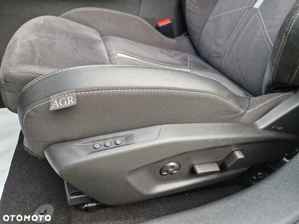 Opel Astra 1.6 T Plug-in Hybrid GSe - 24