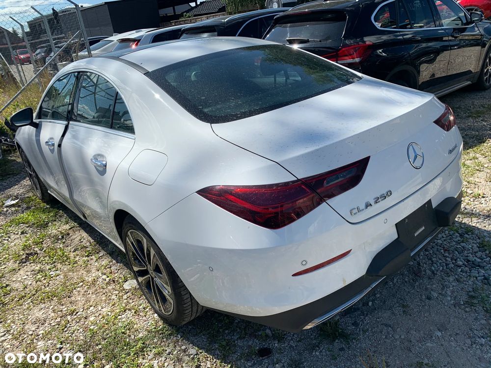 Mercedes-Benz CLA 250 4Matic 8G-DCT AMG Line Advanced Plus - 3