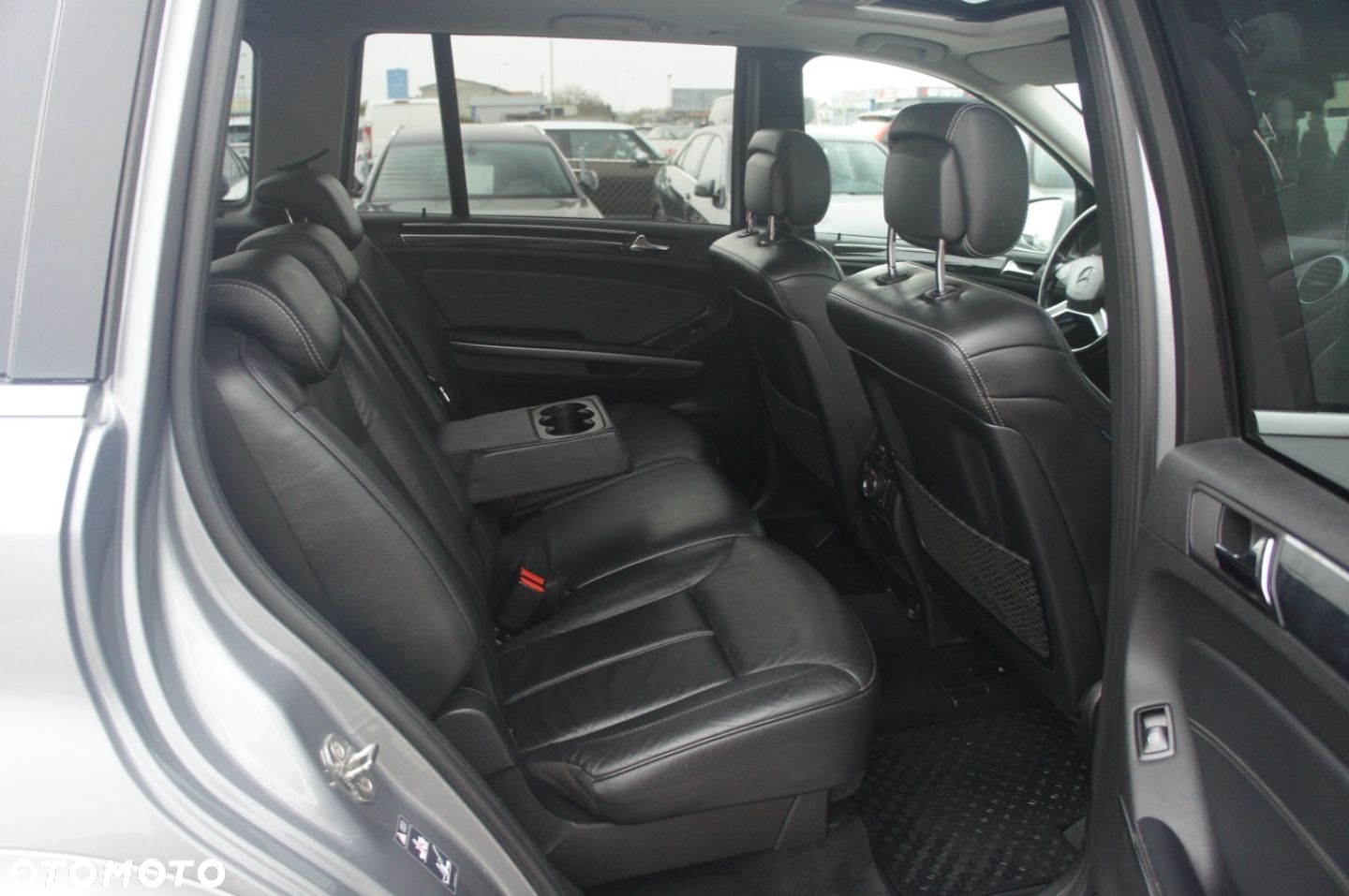 Mercedes-Benz GL - 14