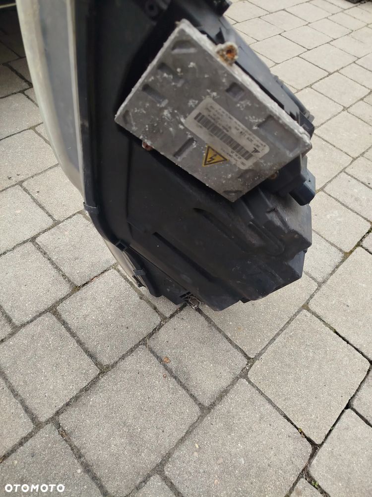 Audi A4 B7 lampa przednia prawa Xenon - 6