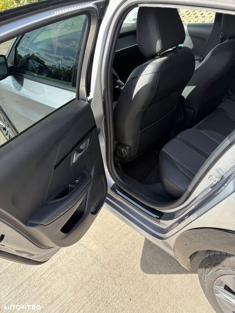 Peugeot 208 e-208 Allure - 12