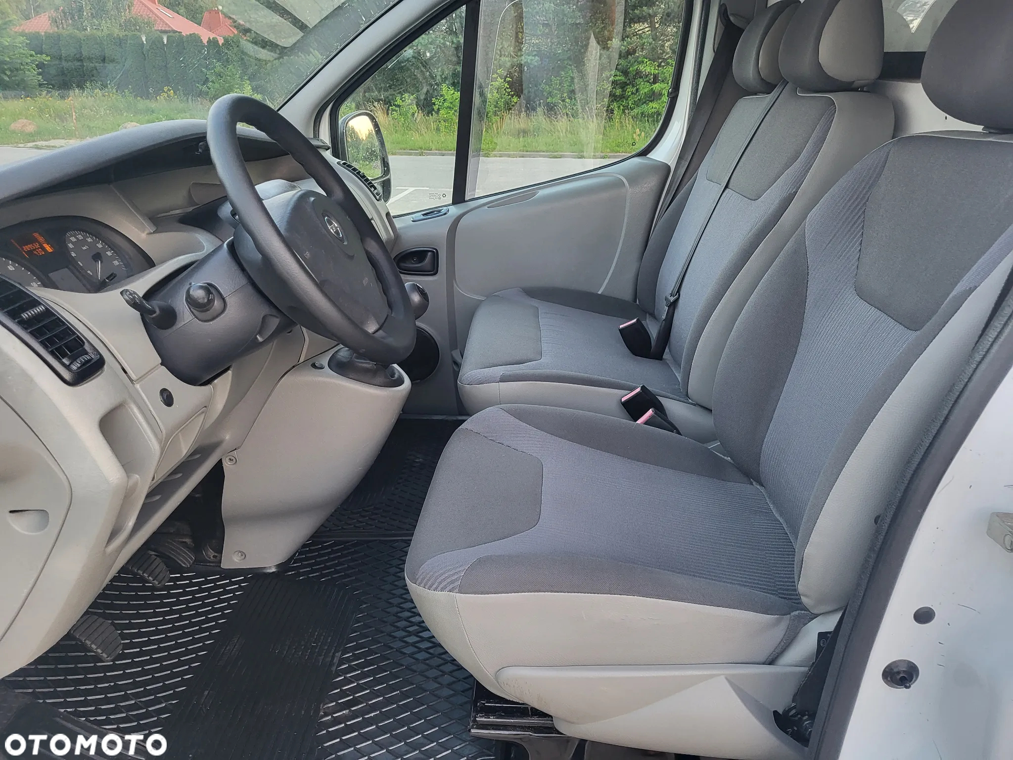 Opel Vivaro - 8