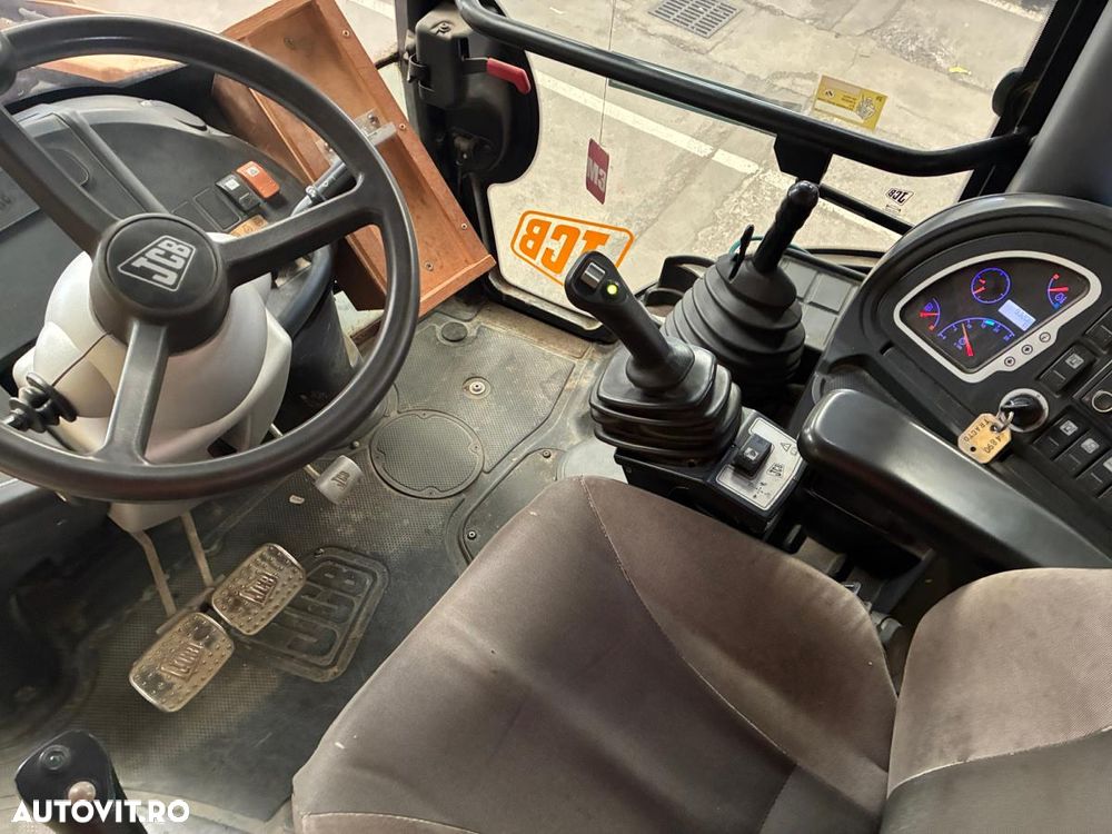 JCB 3 CX - 6