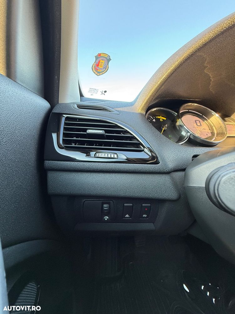 Renault Megane ENERGY dCi 110 Start & Stop Bose Edition - 24