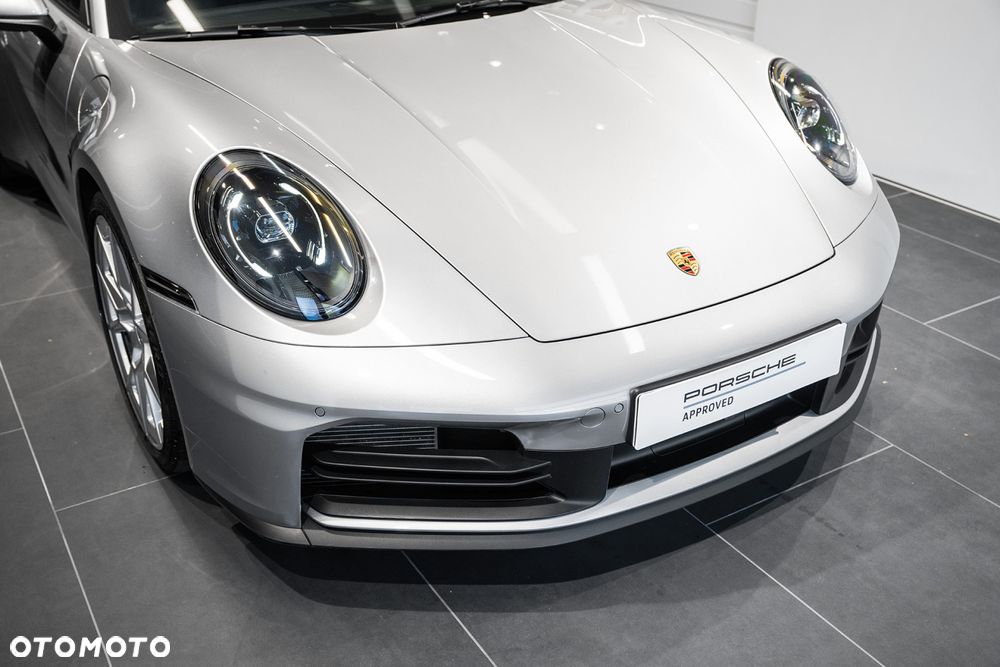 Porsche 911 Carrera - 28