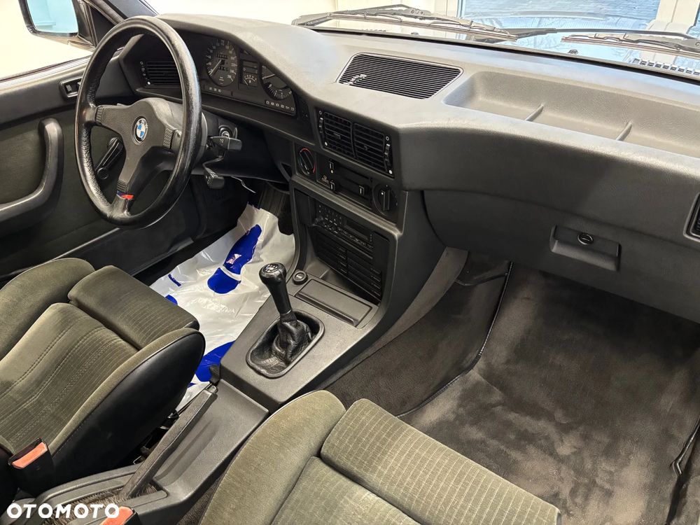 BMW Seria 5 535 i - 13