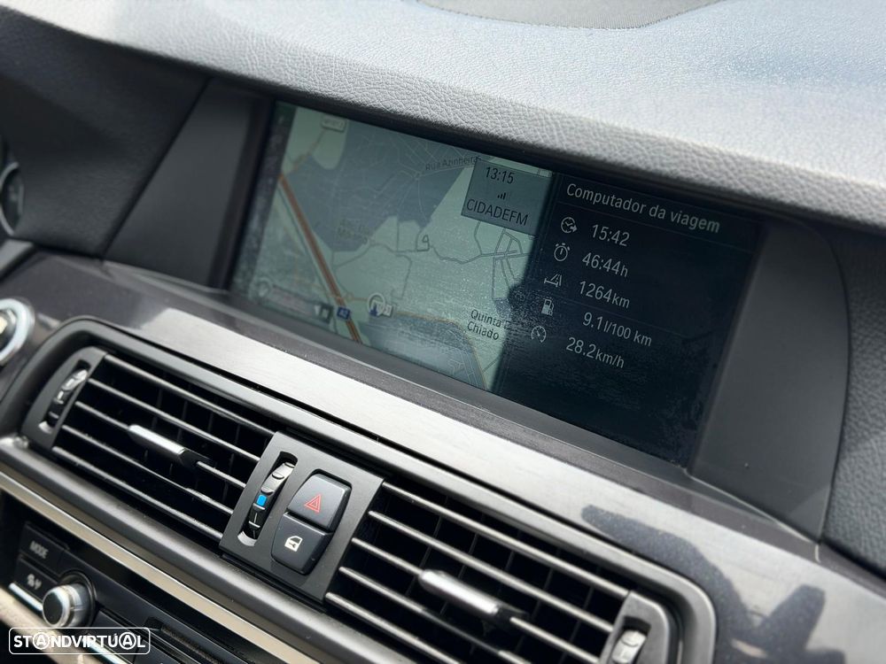 BMW 520 d Exclusive Auto 123g - 31