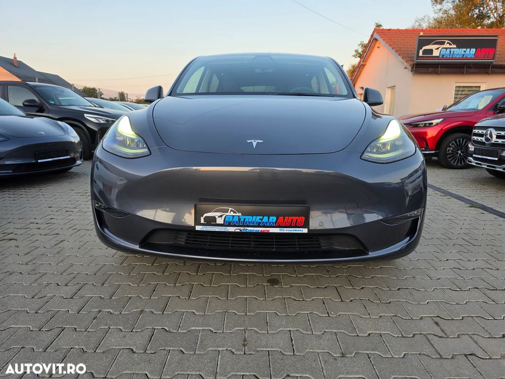 Tesla Model Y - 5