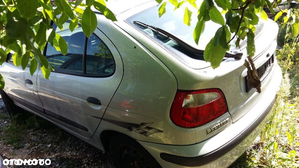 Części Renault Megane IFL 01r. 1.6 benzyna 5-drzwi 16V MV632 - 4