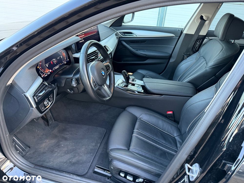 BMW Seria 5 520d xDrive Sport - 8