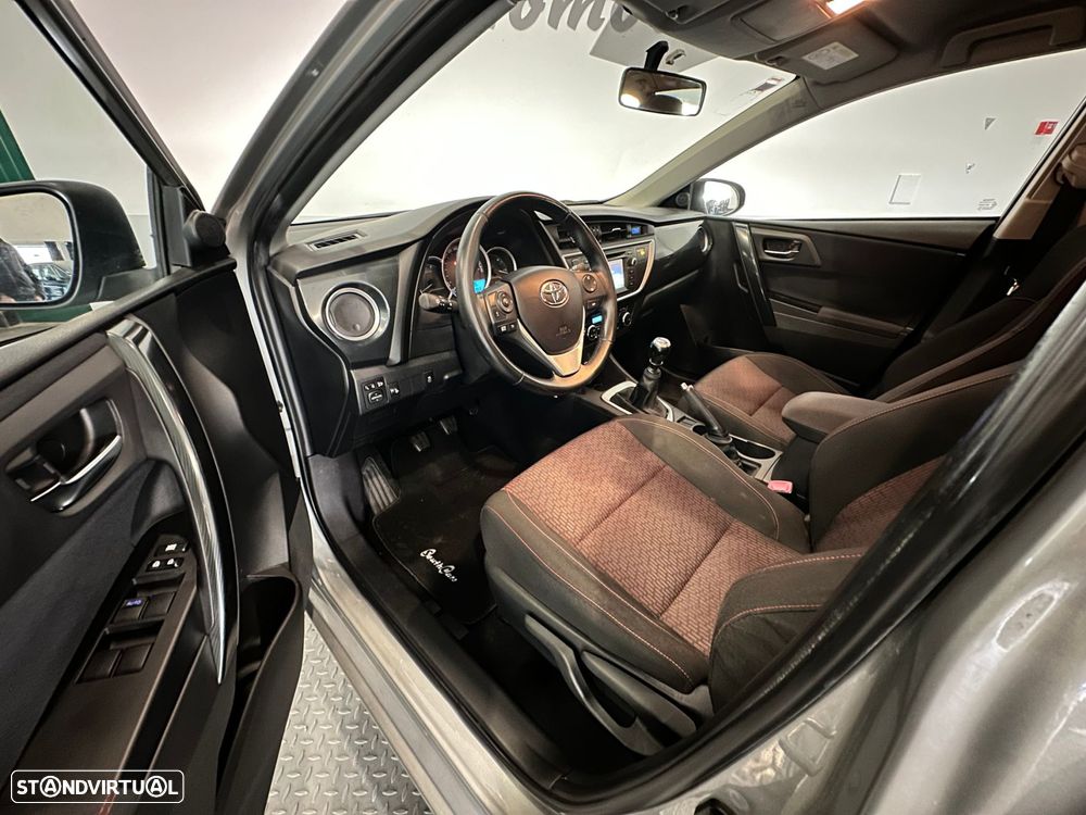 Toyota Auris Touring Sports 1.4 D-4D Comfort+Pack Sport - 13