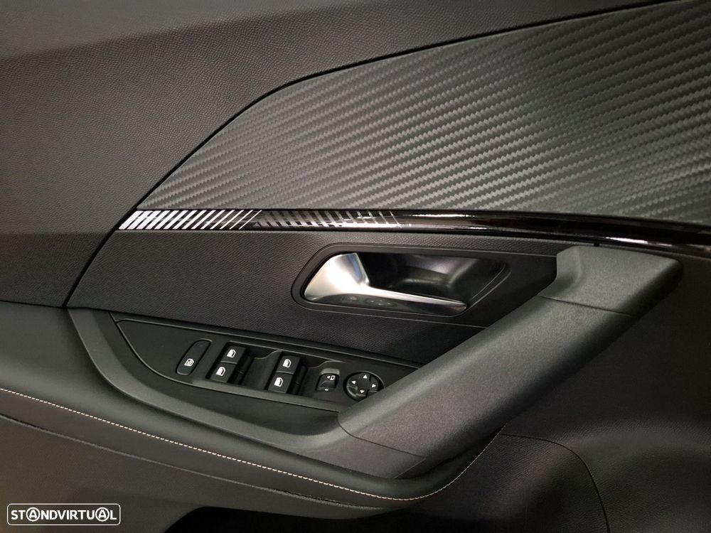 Peugeot 2008 1.2 Hybrid Allure e-DCS6 - 21