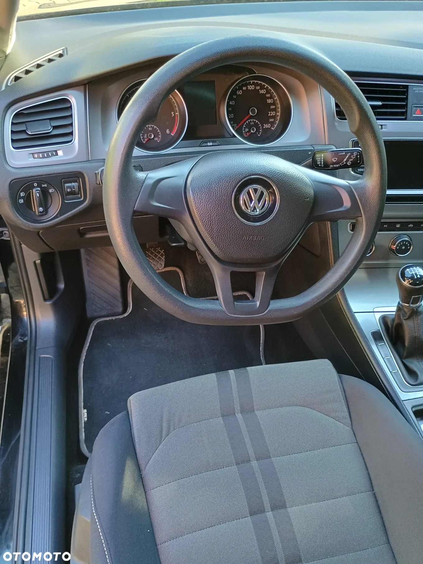 Volkswagen Golf VII 1.6 TDI BMT Comfortline - 13