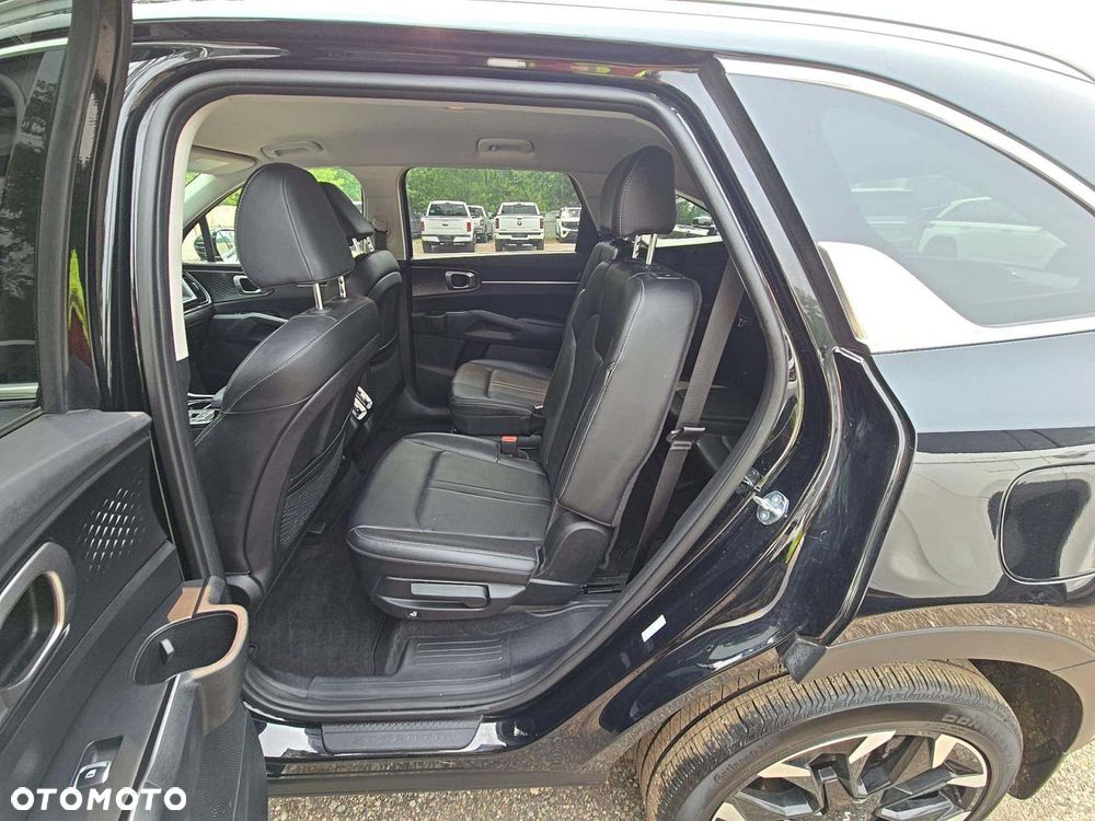Kia Sorento - 10