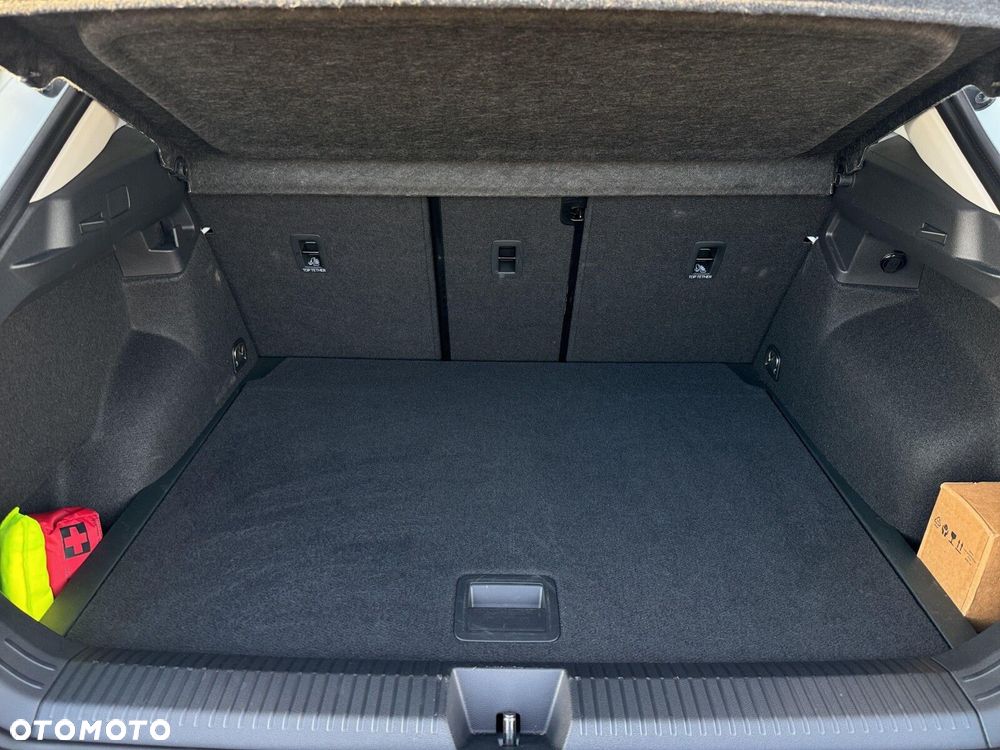 Volkswagen T-Roc 1.5 eTSI Life DSG - 24
