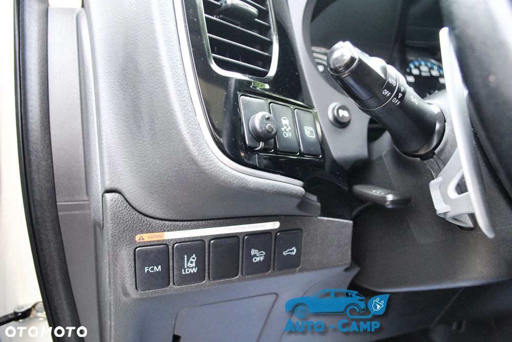 Mitsubishi Outlander Instyle NAVI + - 13