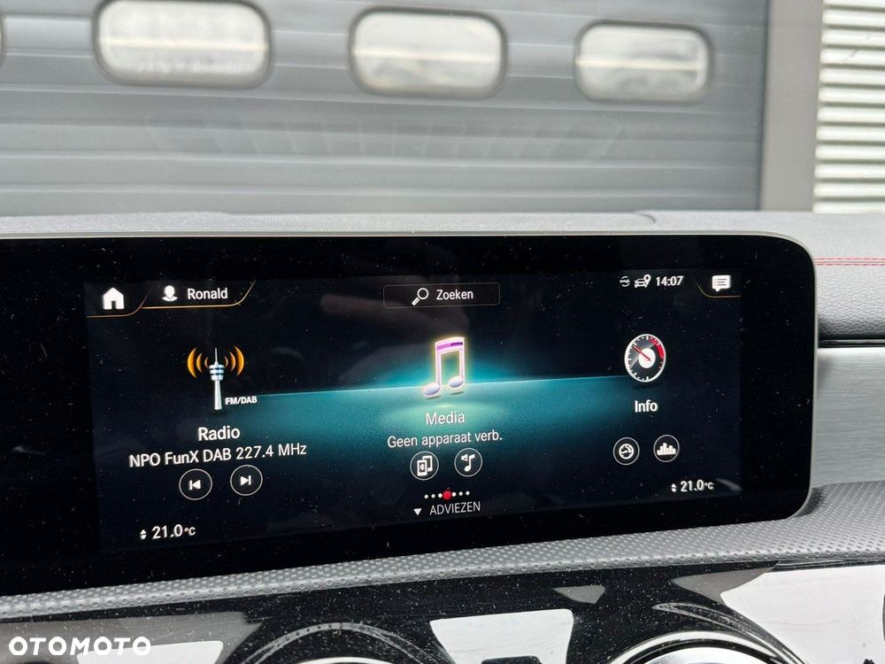 Mercedes-Benz CLA - 17