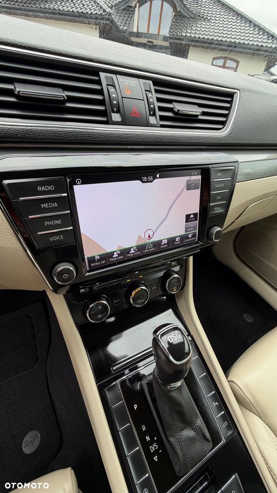 Skoda Superb 2.0 TDI DSG Ambition - 33