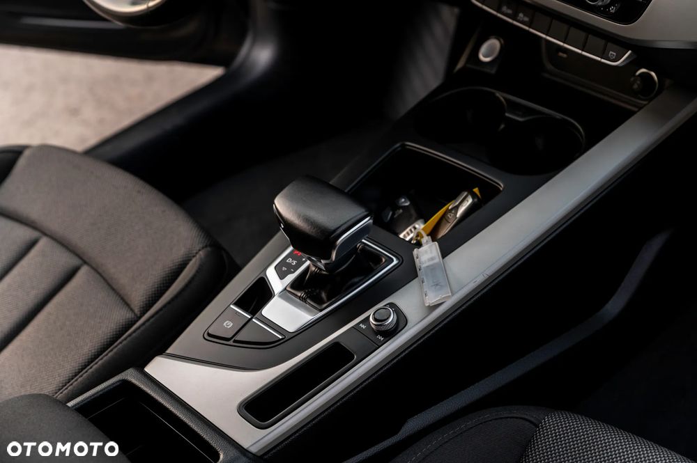 Audi A4 Avant 2.0 TDI ultra S tronic design - 27