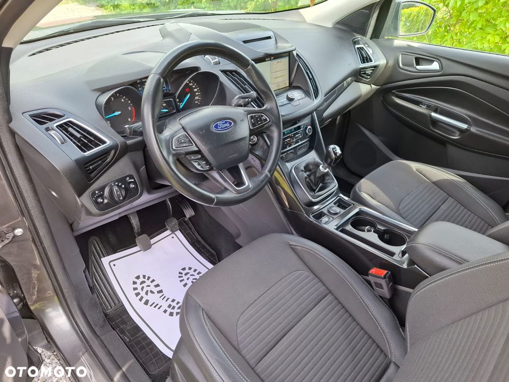 Ford Kuga 1.5 TDCi 2x4 Titanium - 18