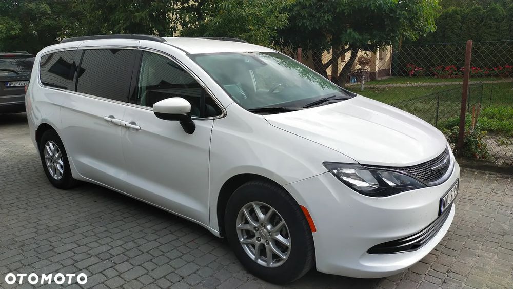 Chrysler Pacifica - 5