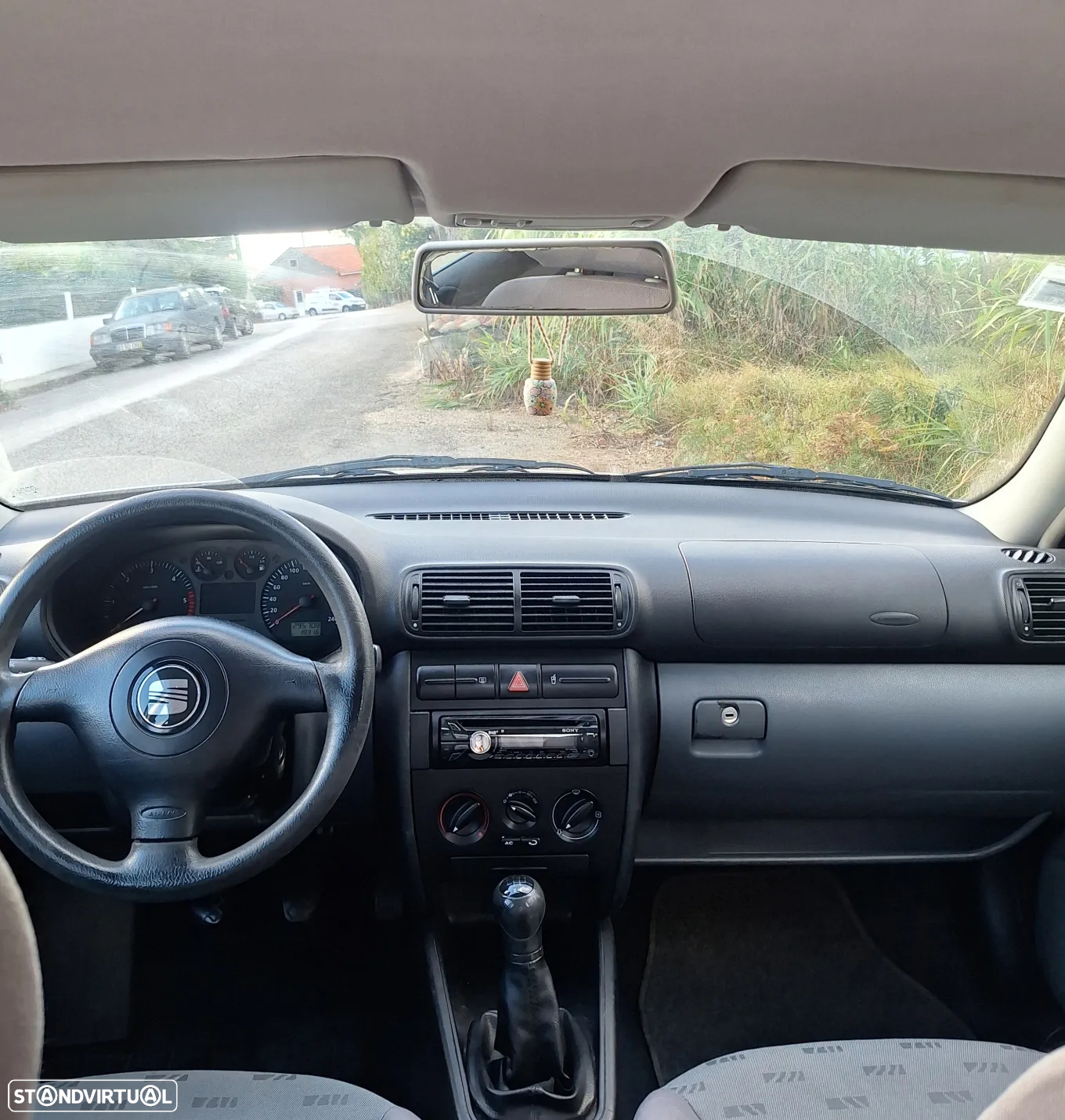 SEAT Leon 1.9 TDI Confort AC - 4