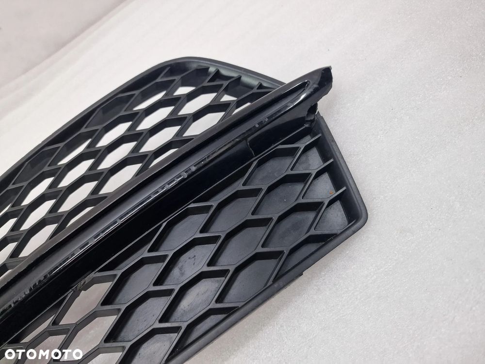 AUDI Q5 8R0 LIFT S-LINE LEWA KRATKA BOCZNA ZDERZAKA PRZEDNIEGO PRZÓD , NR 8R0807681R , NR AUKCJI D/97 - 16