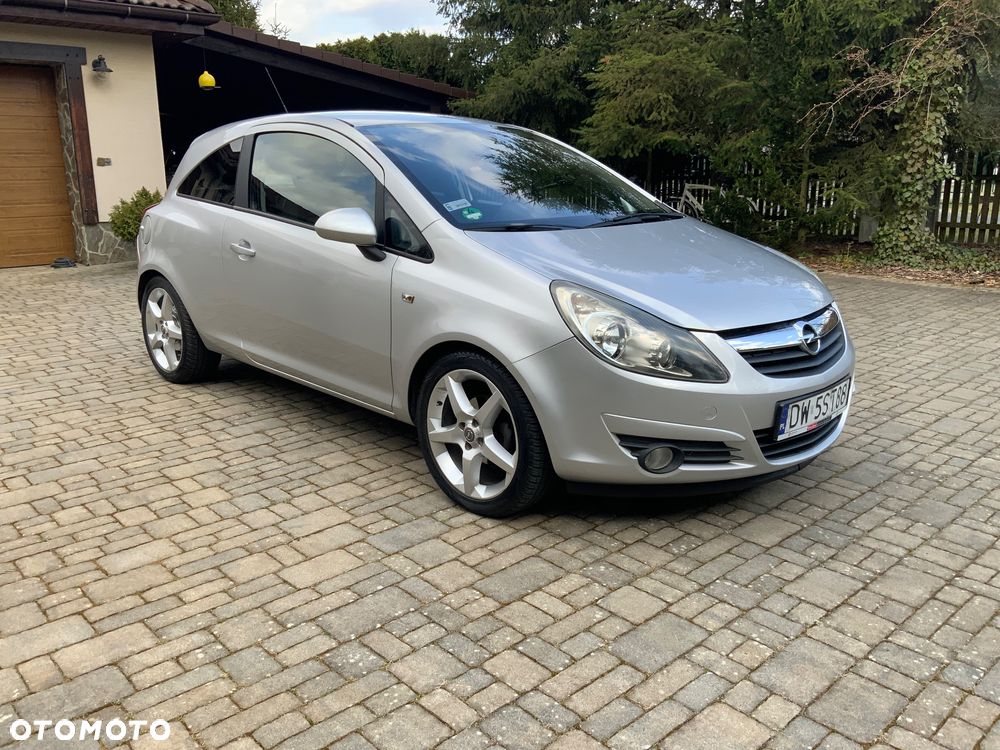 Opel Corsa 1.4 16V Cosmo - 2