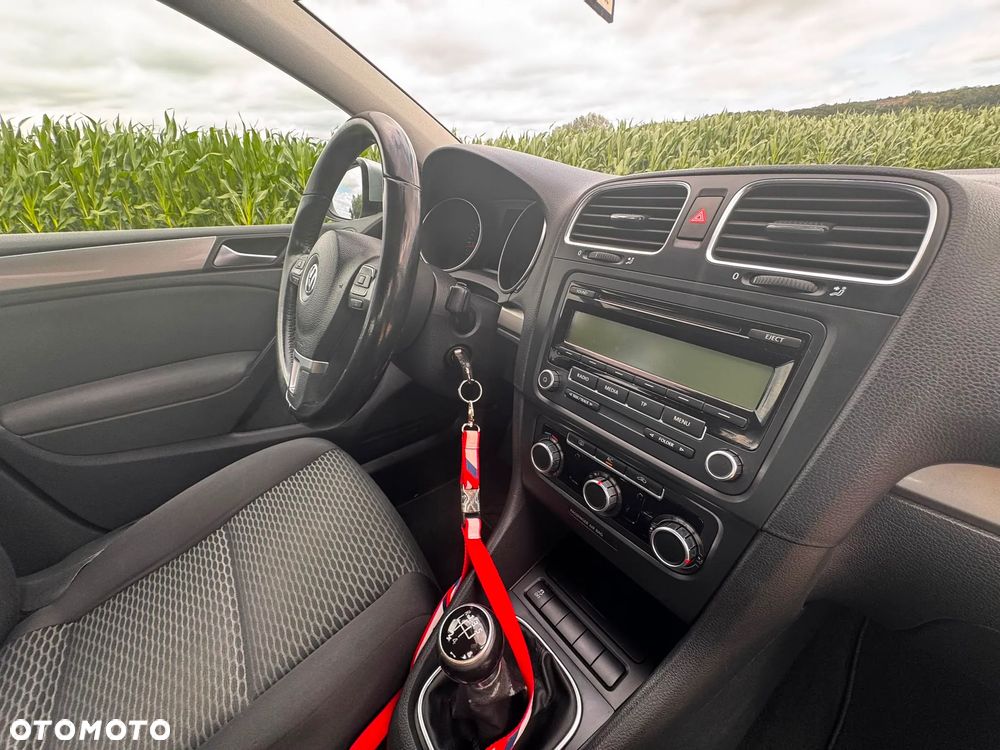 Volkswagen Golf - 22