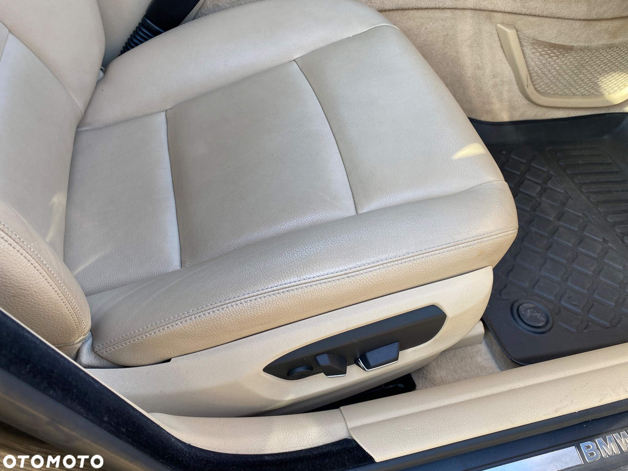 BMW Seria 5 528i xDrive - 25