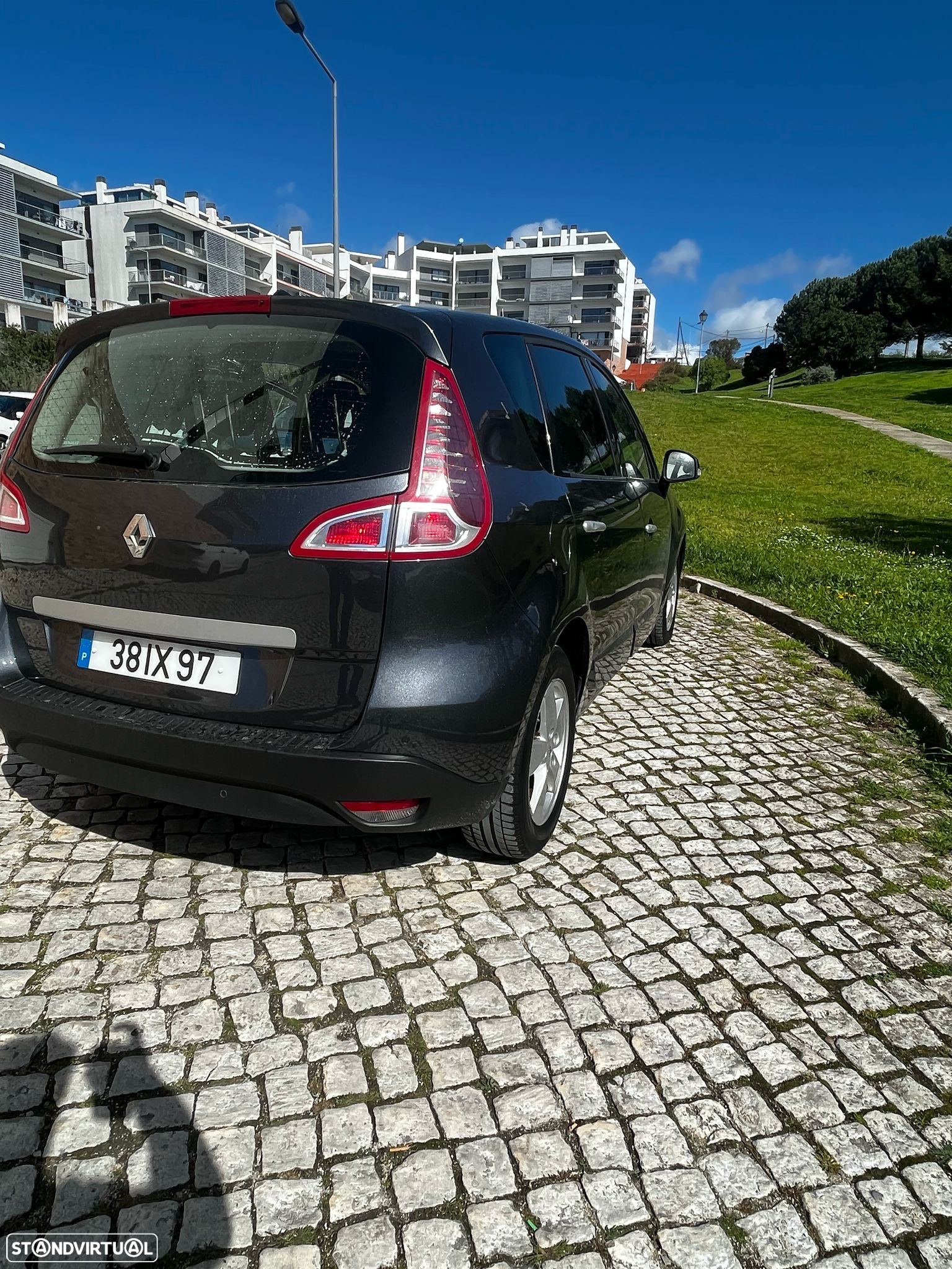 Renault Scénic 1.5 dCi Dynamique S - 6