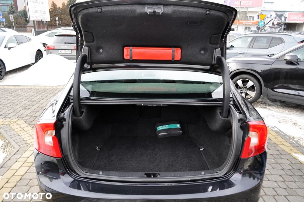 Volvo S60 T3 Kinetic - 37