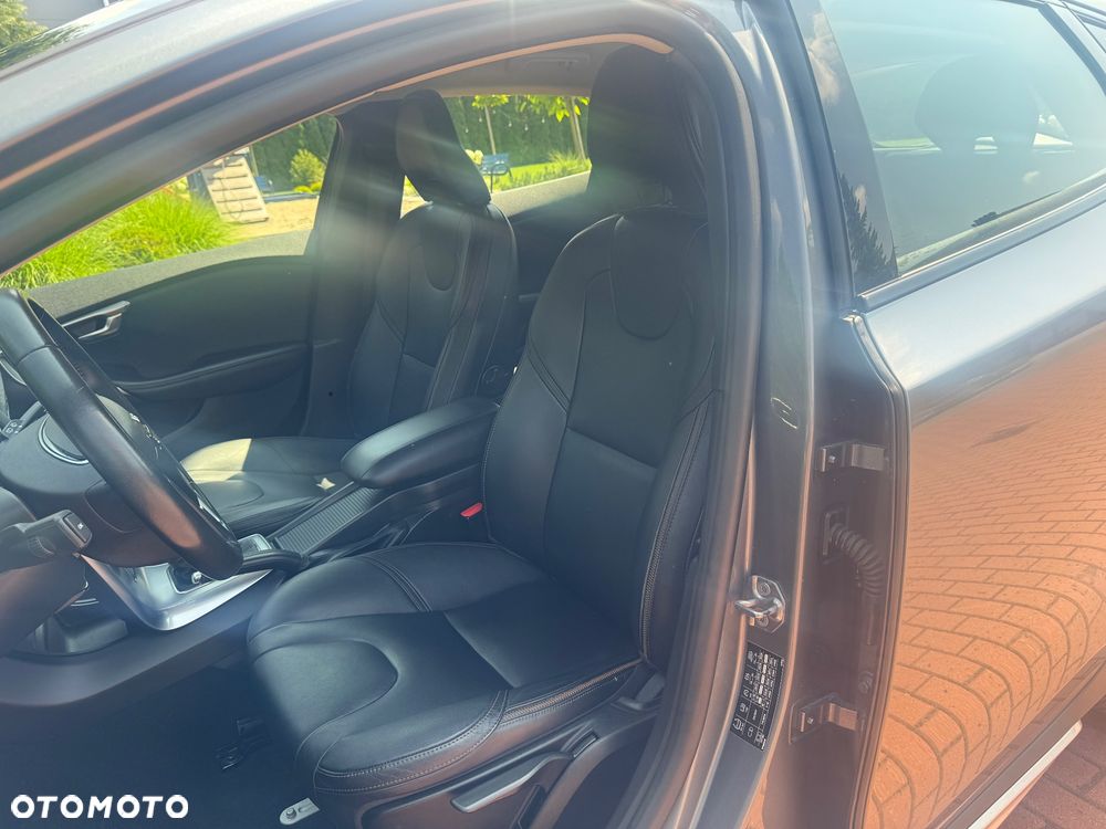 Volvo V40 T3 Geartronic Summum - 9
