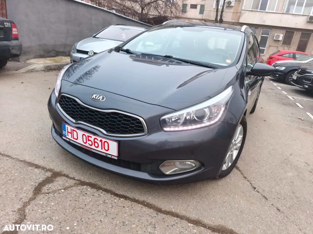 Kia Ceed 1.6 CRDi 128 ISG SW Platinum Edition - 1