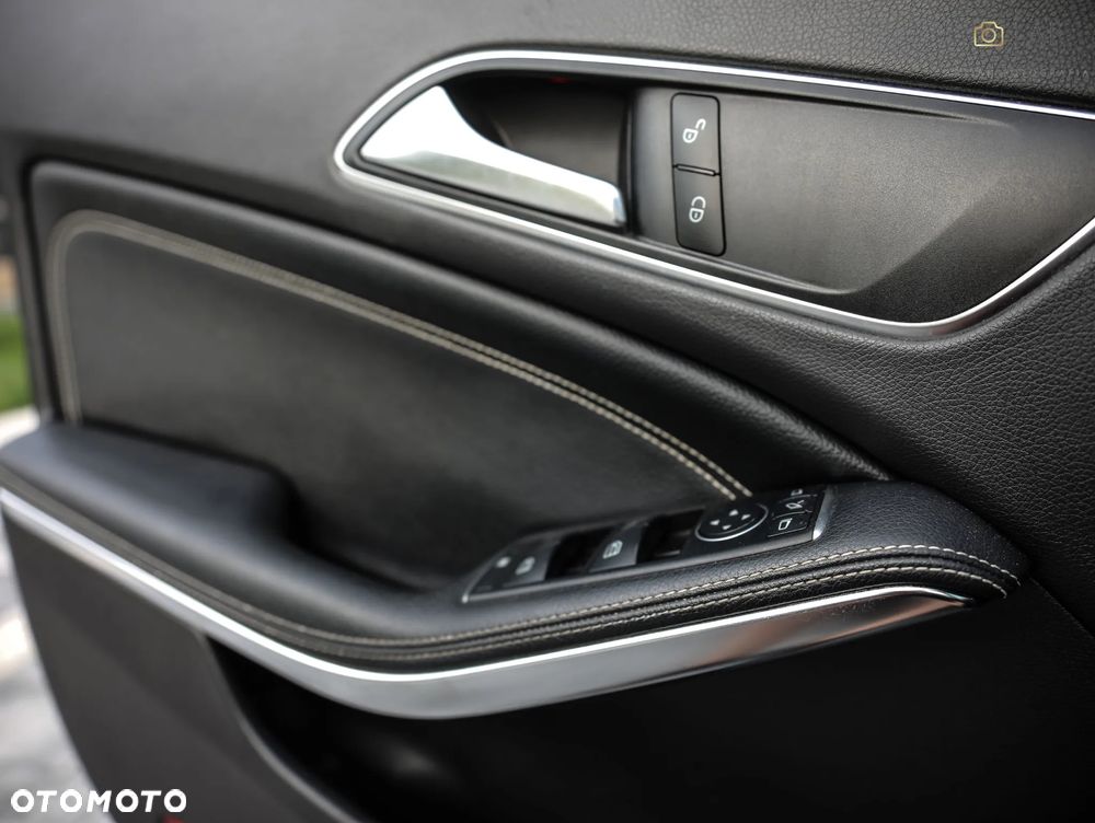 Mercedes-Benz CLA 220 d 7G-DCT - 32