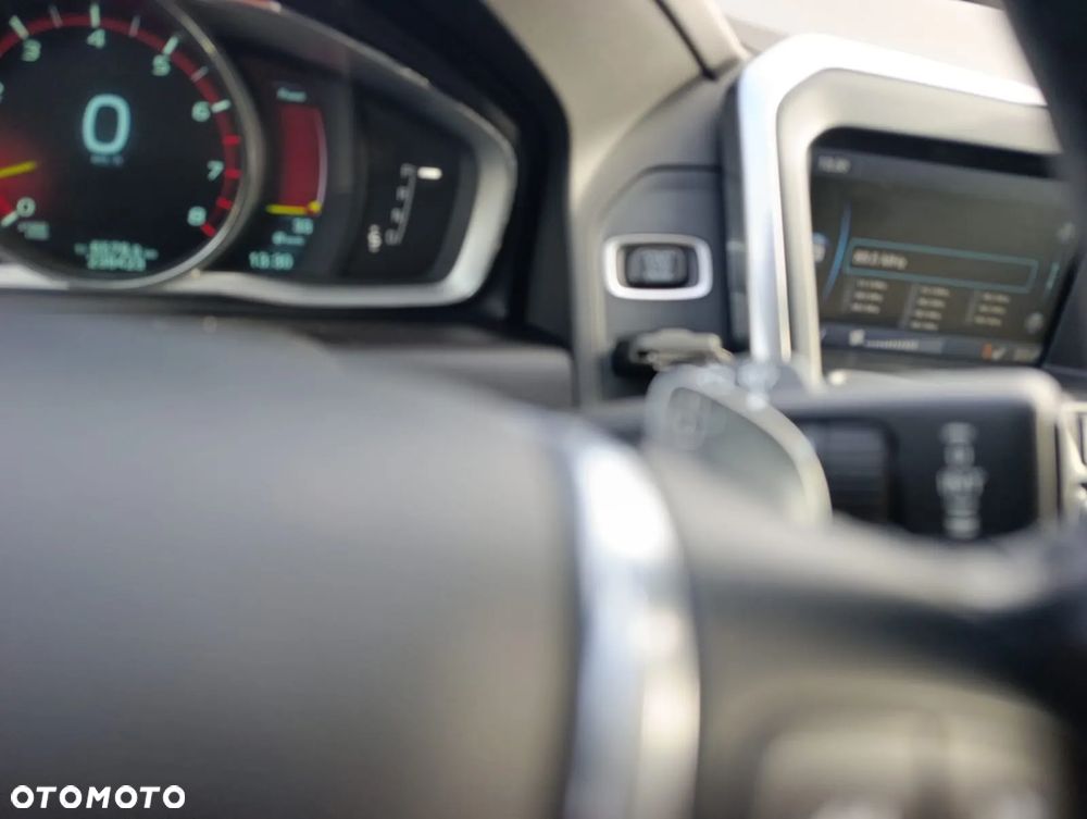 Volvo XC 60 T6 AWD Edition Pro - 18