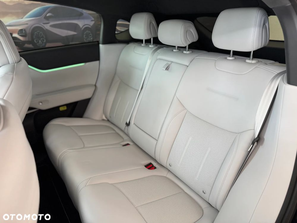 XPeng G6 80.8 kWh AWD Performance PRO - 6