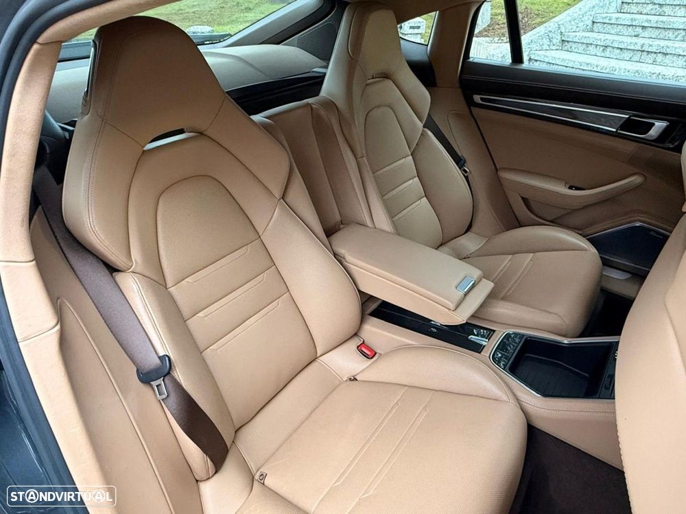 Porsche Panamera 4 S - 15