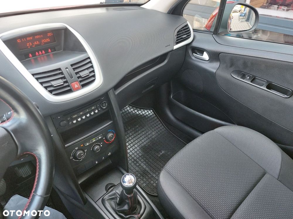 Peugeot 207 - 16