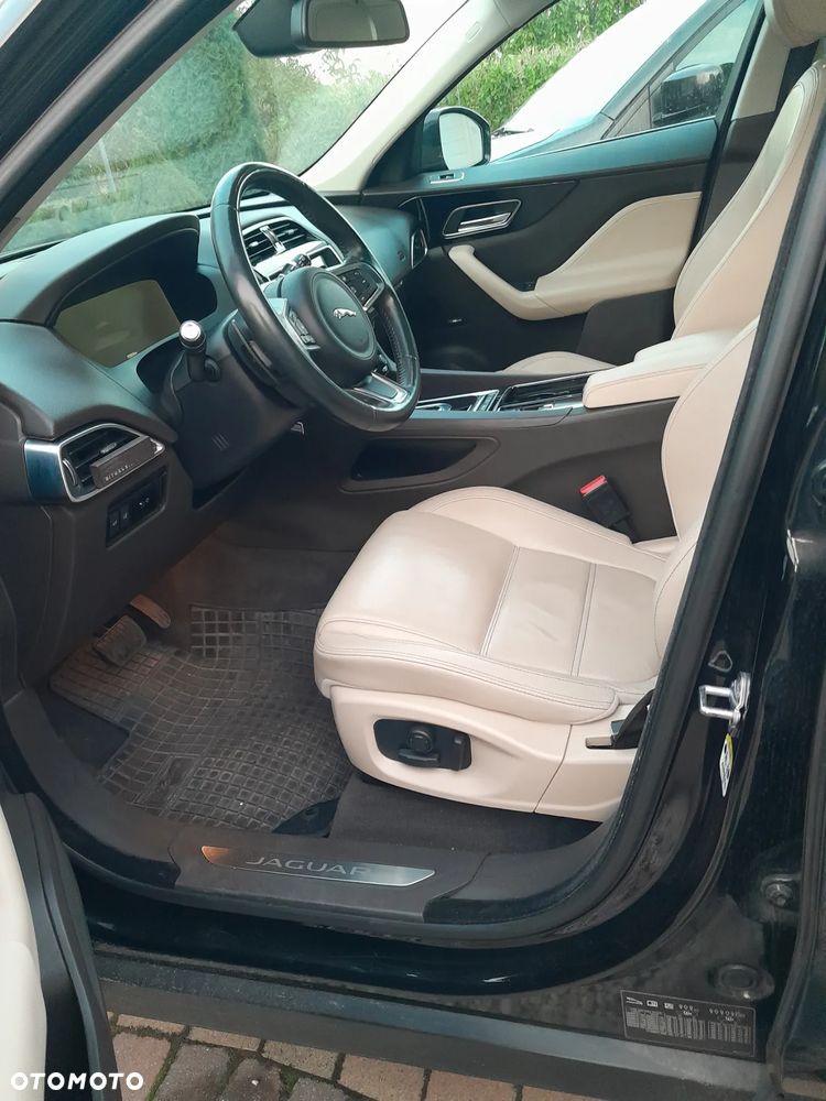 Jaguar F-Pace 2.0 i4D AWD Prestige - 12