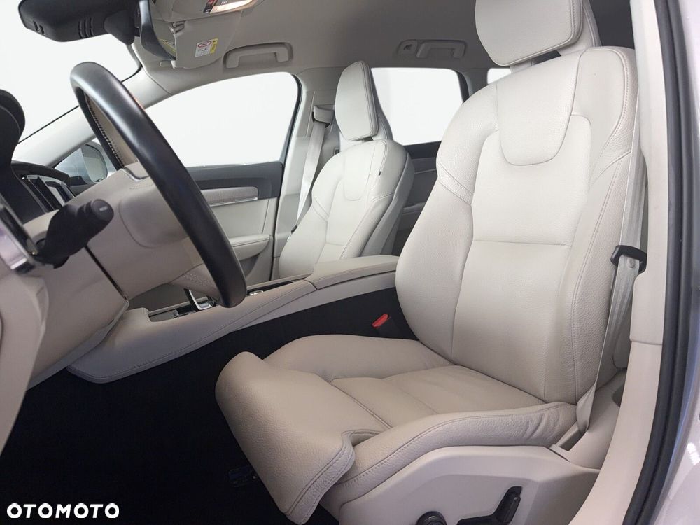 Volvo V90 Cross Country - 10