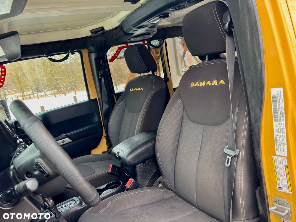 Jeep Wrangler 3.6 Unlim Sahara - 34