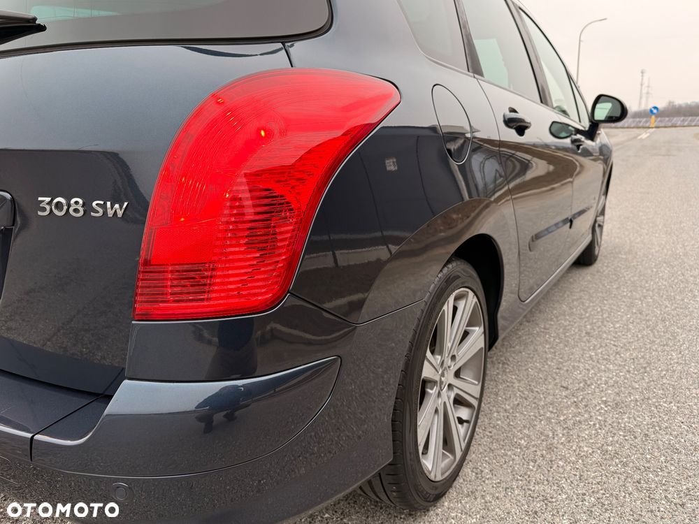 Peugeot 308 1.6 Premium Plus - 16