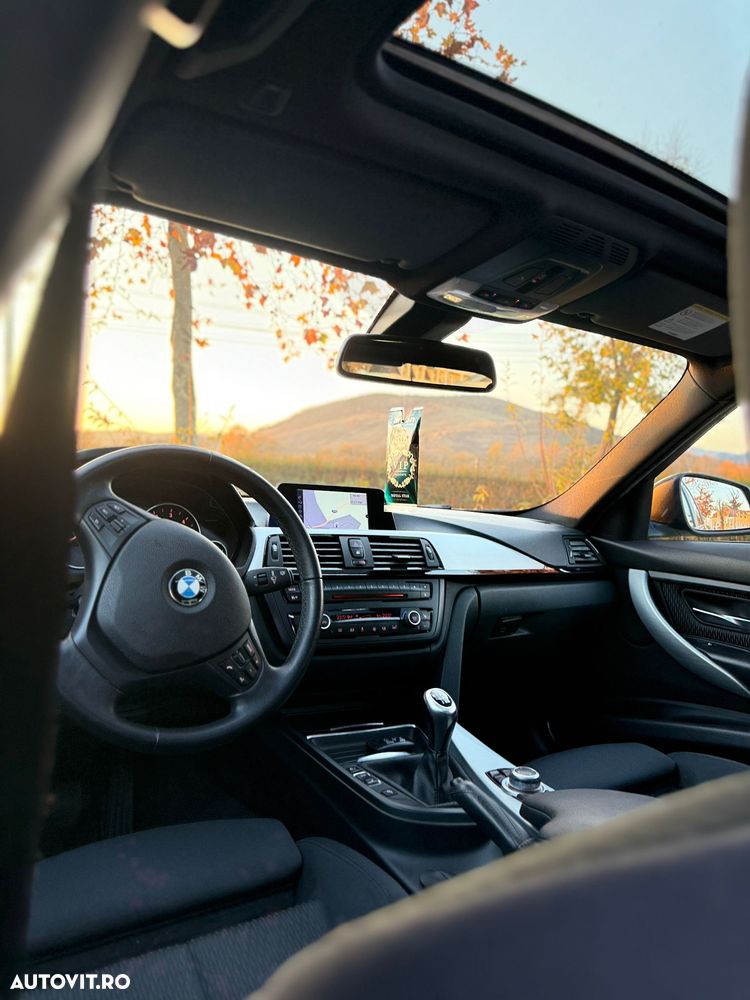 BMW Seria 3 320d DPF Touring Blue Performance Edition Fleet Exclusive - 12