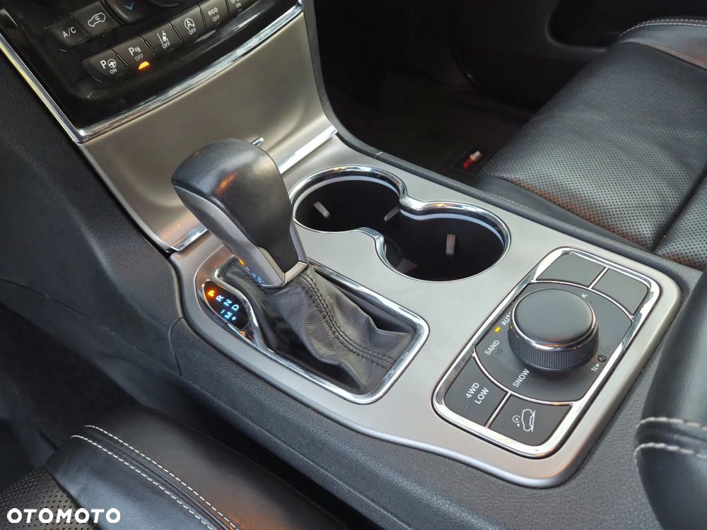 Jeep Grand Cherokee - 14