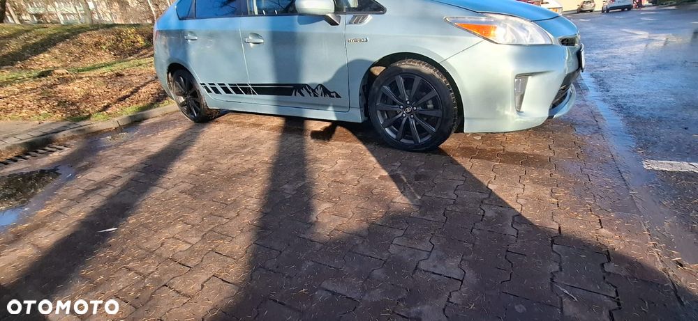 Toyota Prius 1.8 HSD Premium - 4