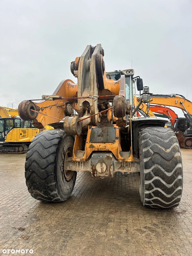 Liebherr L586 XPOWER - 6