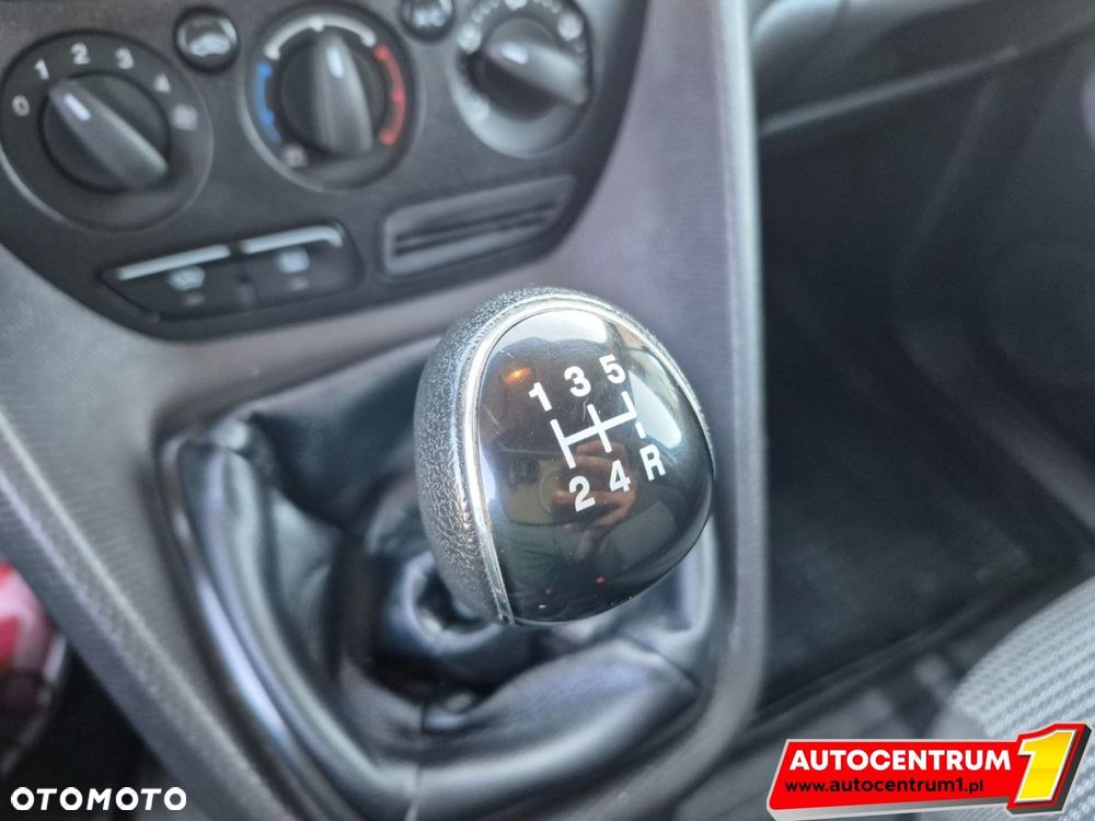 Ford Transit Connect - 22